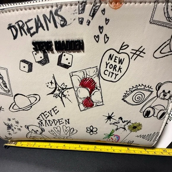 NWT Steve Madden Blynn Doodle Graffiti Crossbody Bag NYC - Picture 6 of 8